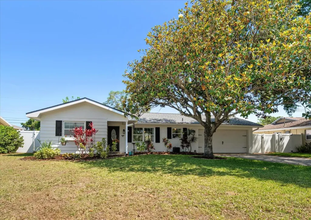13497 100th Avenue Seminole FL 33776