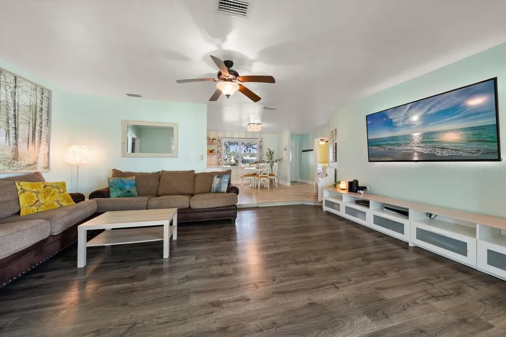 13497 100th Avenue Seminole FL 33776