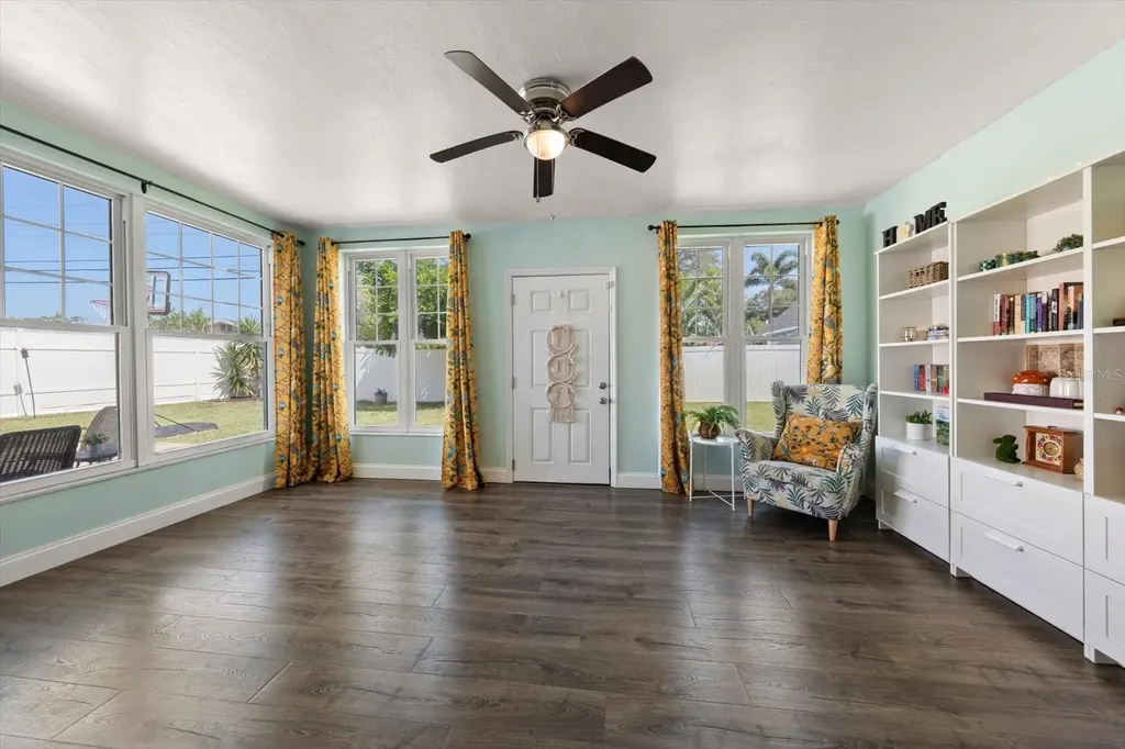 13497 100th Avenue Seminole FL 33776