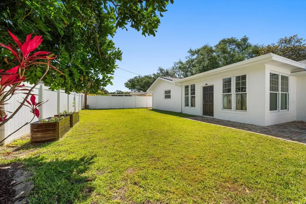 13497 100th Avenue Seminole FL 33776