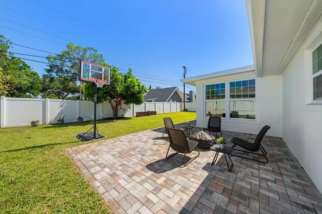 13497 100th Avenue Seminole FL 33776