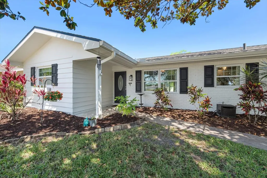 13497 100th Avenue Seminole FL 33776