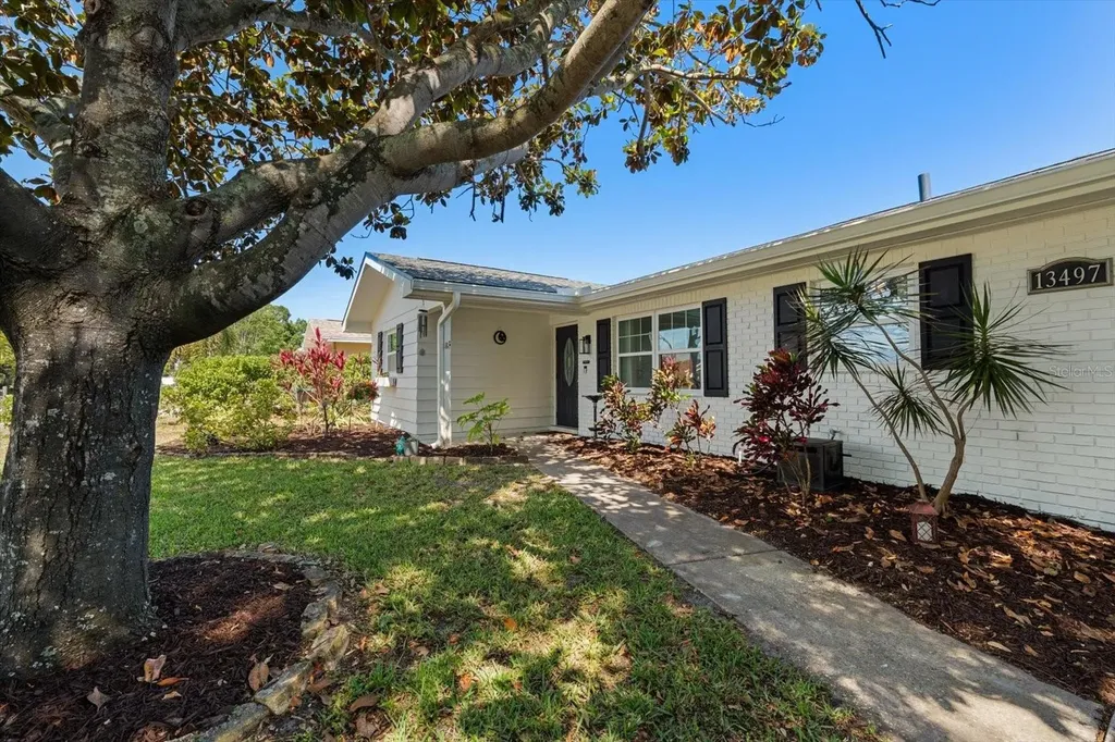 13497 100th Avenue Seminole FL 33776