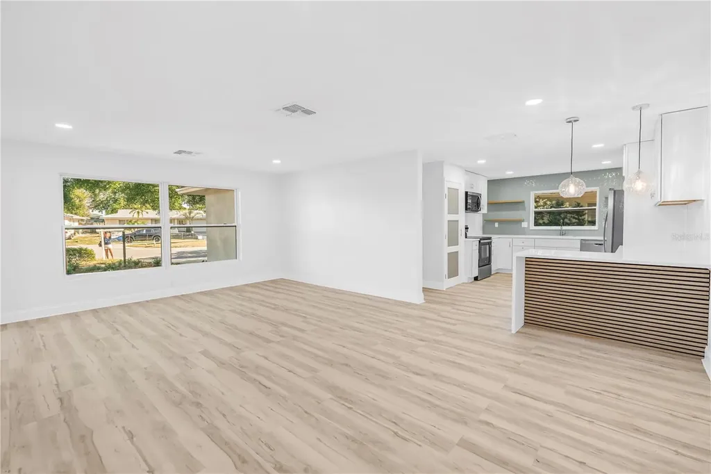 2161 NE Hillwood Court Clearwater FL 33763