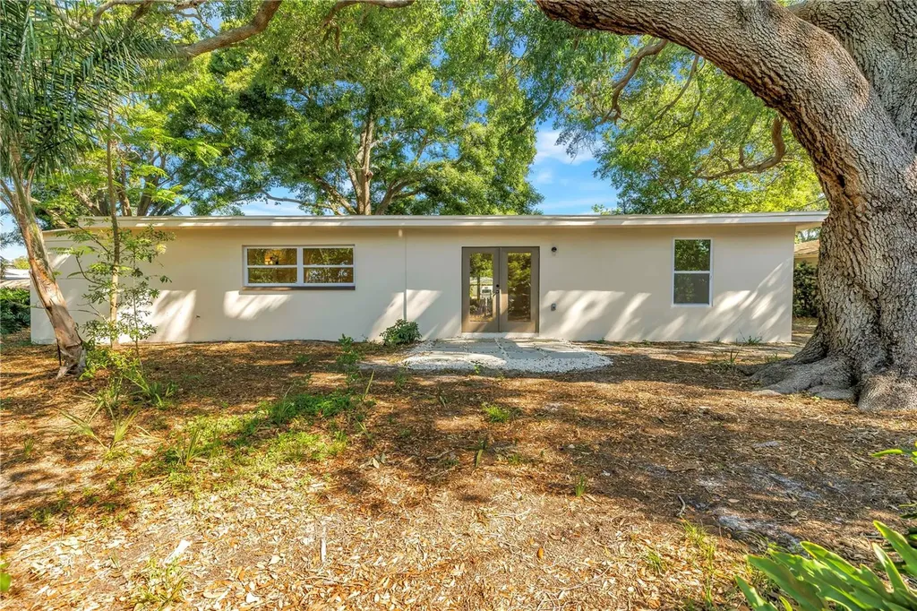 2161 NE Hillwood Court Clearwater FL 33763