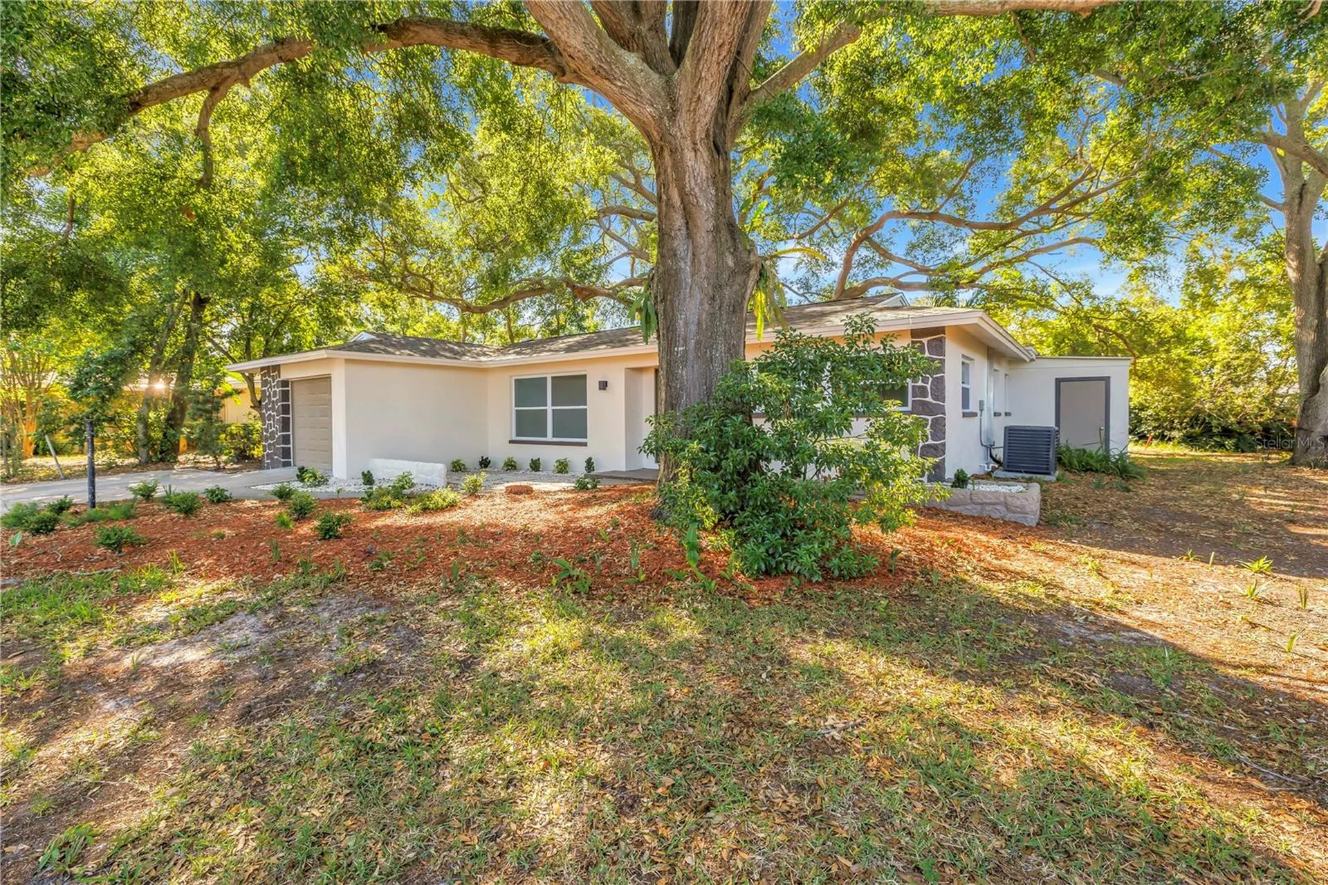 2161 NE Hillwood Court Clearwater FL 33763