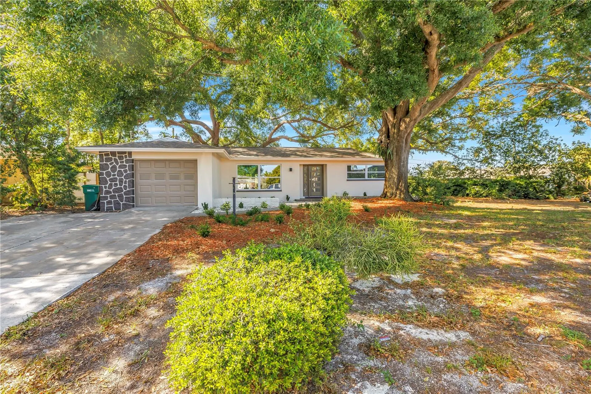 2161 NE Hillwood Court Clearwater FL 33763