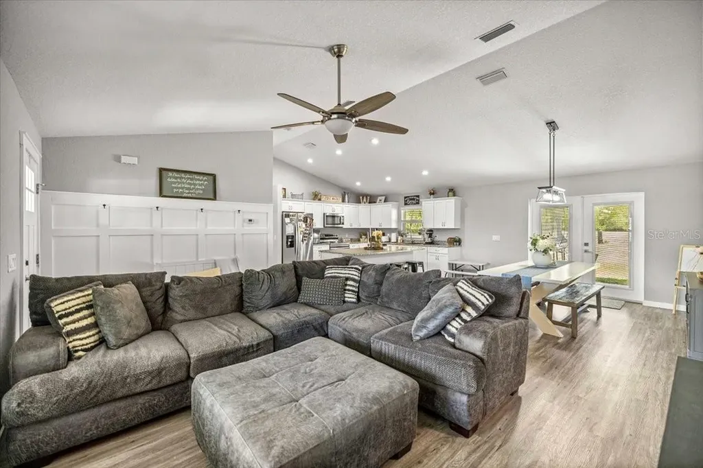 1348 W Mcneal Drive Dunnellon FL 34431