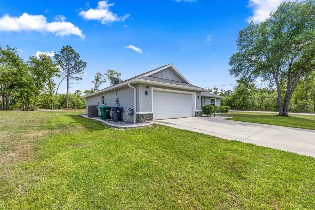 1348 W Mcneal Drive Dunnellon FL 34431