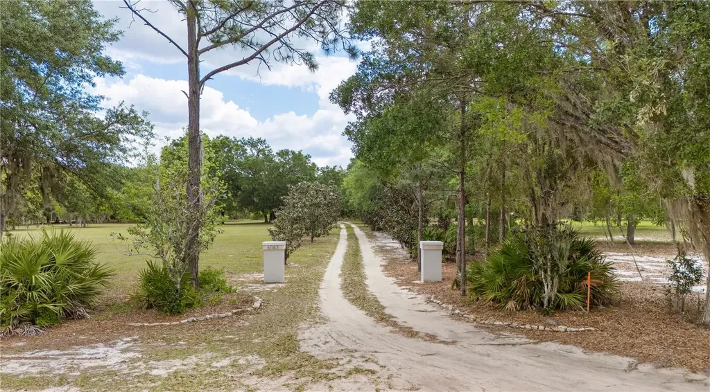 6043 Lake Erie Road Groveland FL 34736