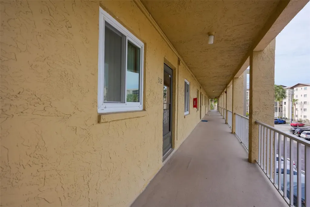 3607 Lake Bayshore Drive Bradenton FL 34205