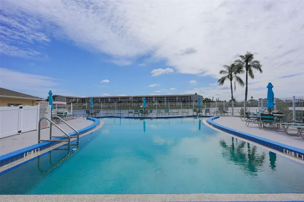 3607 Lake Bayshore Drive Bradenton FL 34205