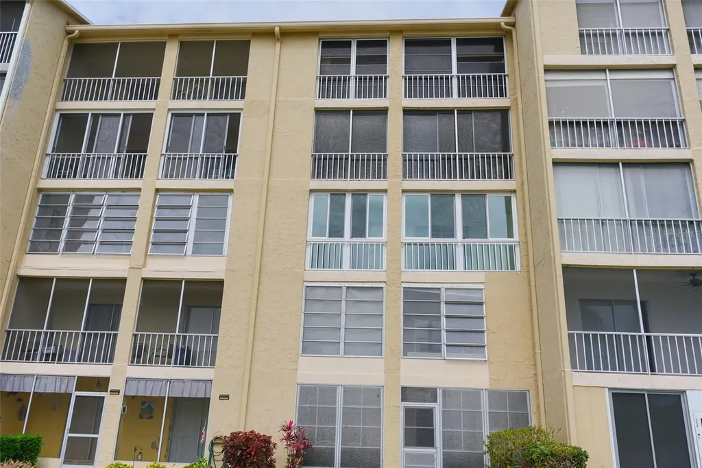 3607 Lake Bayshore Drive Bradenton FL 34205