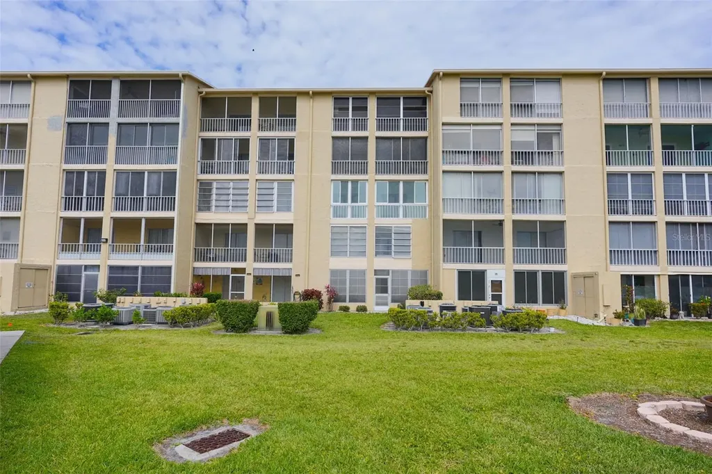 3607 Lake Bayshore Drive Bradenton FL 34205