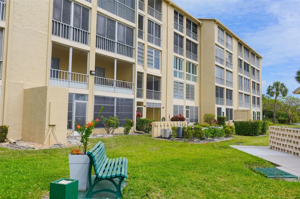3607 Lake Bayshore Drive Bradenton FL 34205