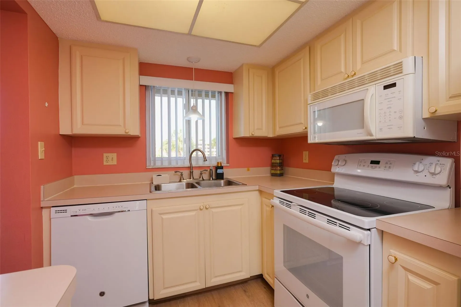 3607 Lake Bayshore Drive Bradenton FL 34205