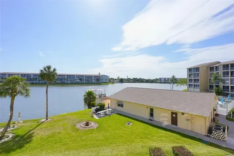 3607 Lake Bayshore Drive Bradenton FL 34205