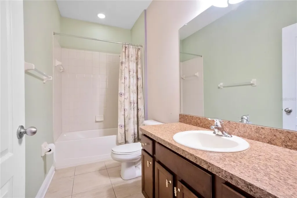 2210 Valterra Vista Way Valrico FL 33594