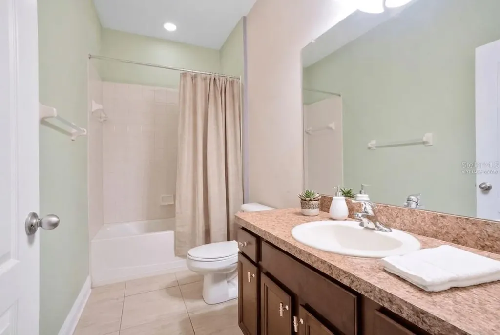 2210 Valterra Vista Way Valrico FL 33594