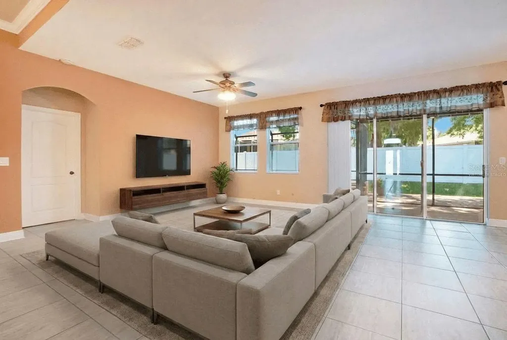 2210 Valterra Vista Way Valrico FL 33594