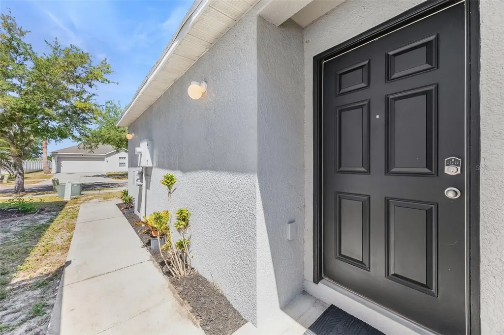 910 Brenton Leaf Drive Ruskin FL 33570