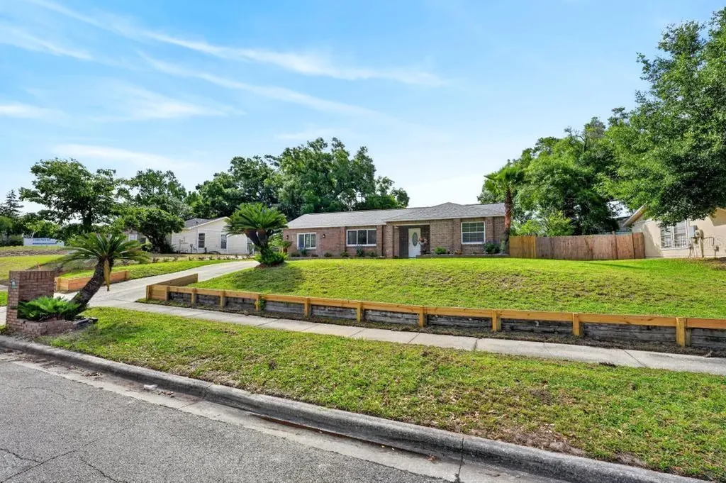 7126 Crooked Lake Trail Orlando FL 32818