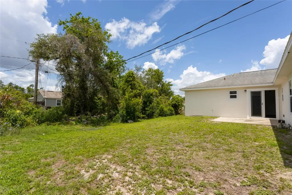 2940 Courtland Boulevard Deltona FL 32738