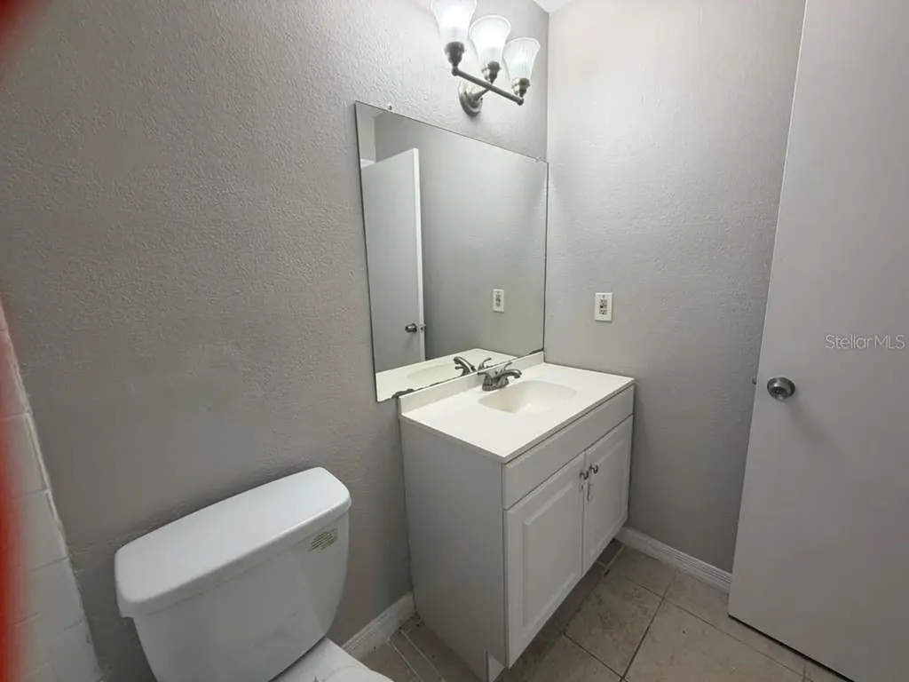 1087 S Hiawassee Road Orlando FL 32835