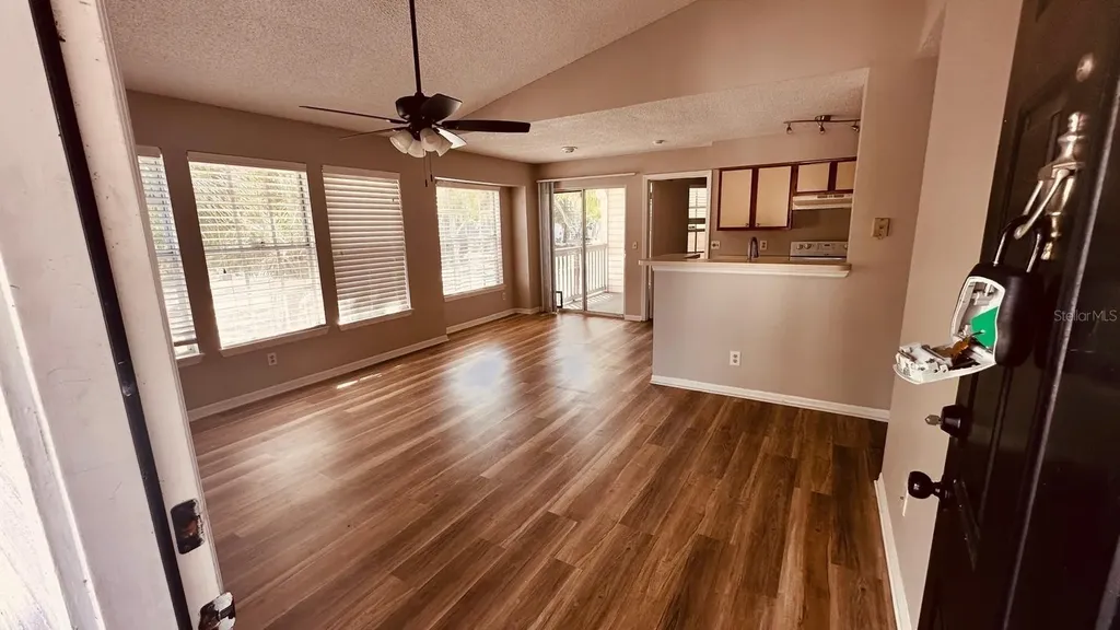 1087 S Hiawassee Road Orlando FL 32835