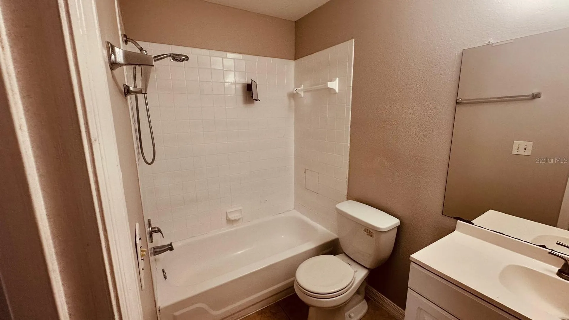 1087 S Hiawassee Road Orlando FL 32835