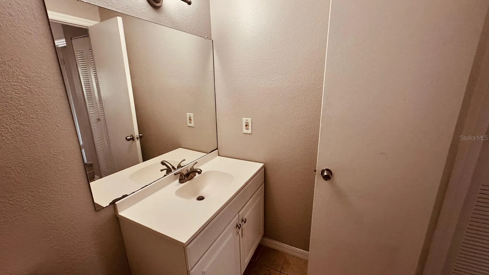 1087 S Hiawassee Road Orlando FL 32835