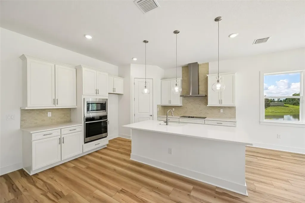 8213 Golden Beach Court Parrish FL 34219