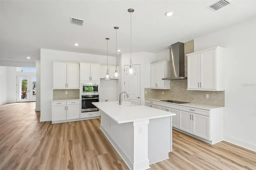 8213 Golden Beach Court Parrish FL 34219