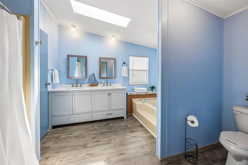 550 Saint Johns Road Tavares FL 32778