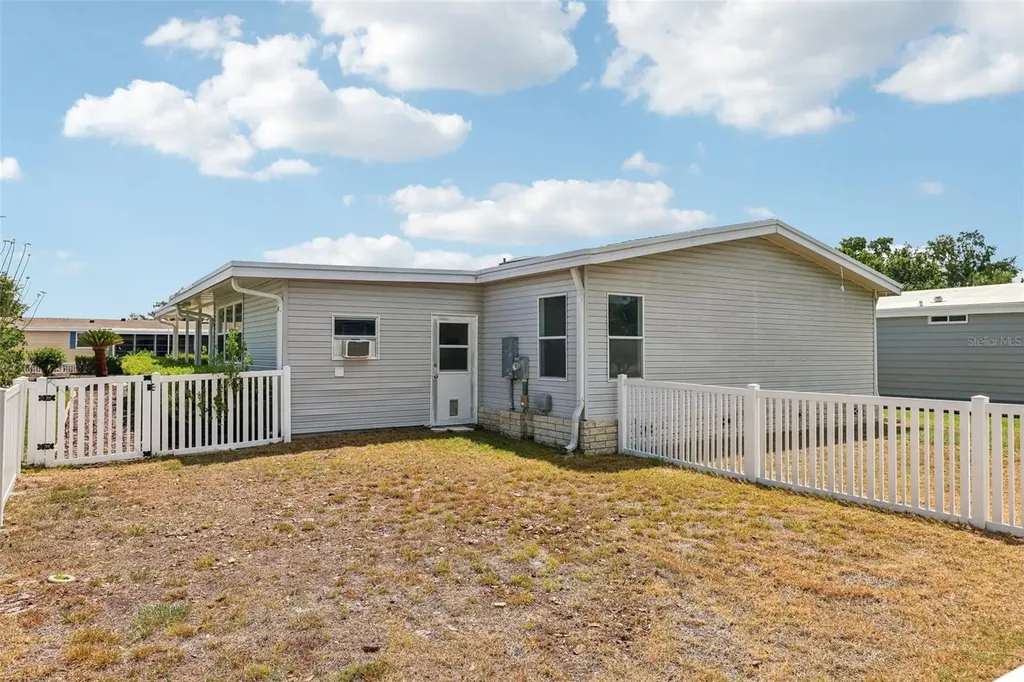 550 Saint Johns Road Tavares FL 32778