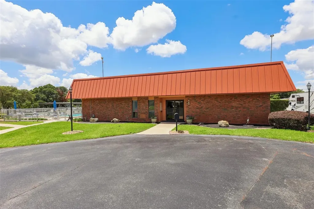 550 Saint Johns Road Tavares FL 32778