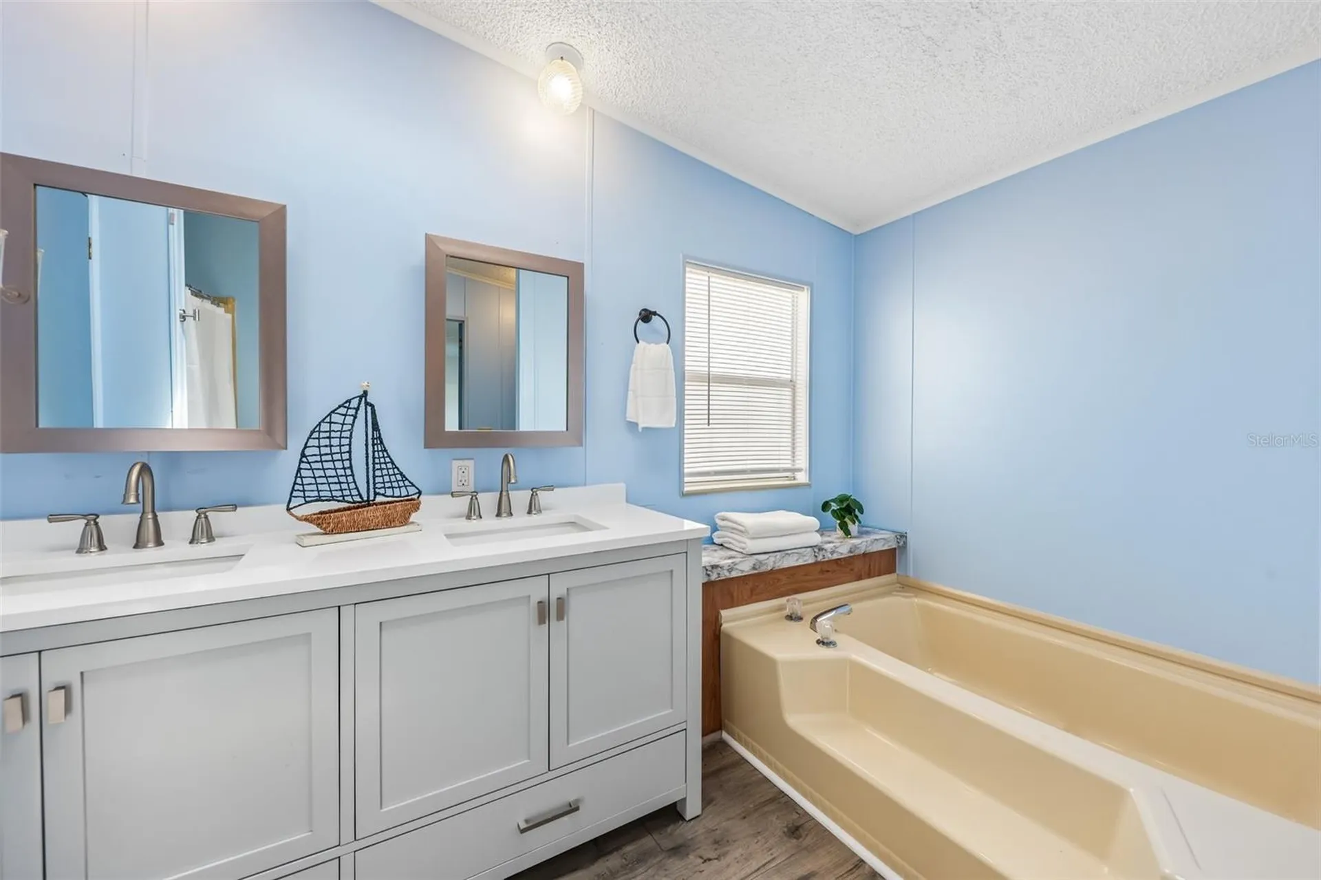 550 Saint Johns Road Tavares FL 32778