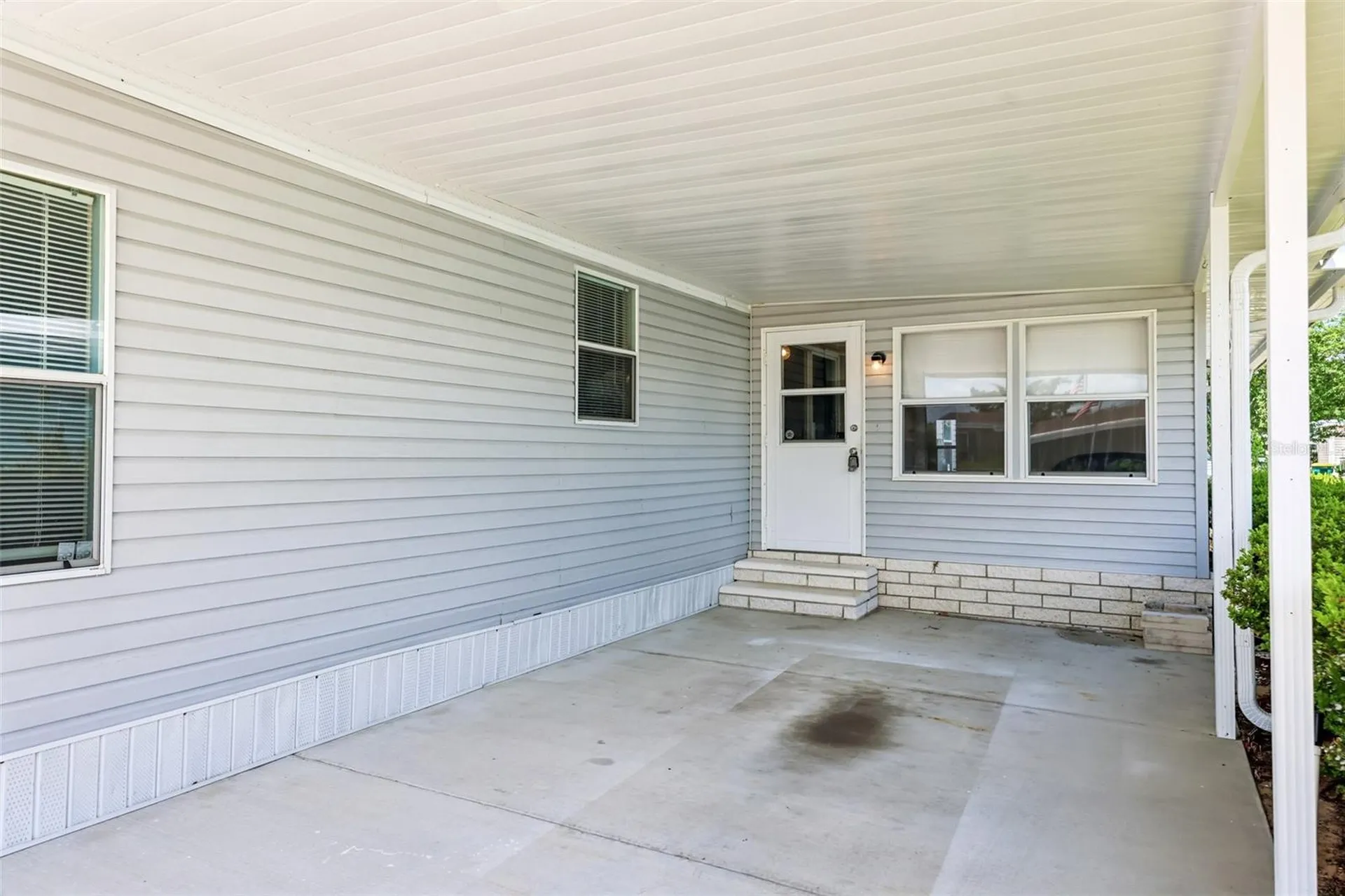 550 Saint Johns Road Tavares FL 32778