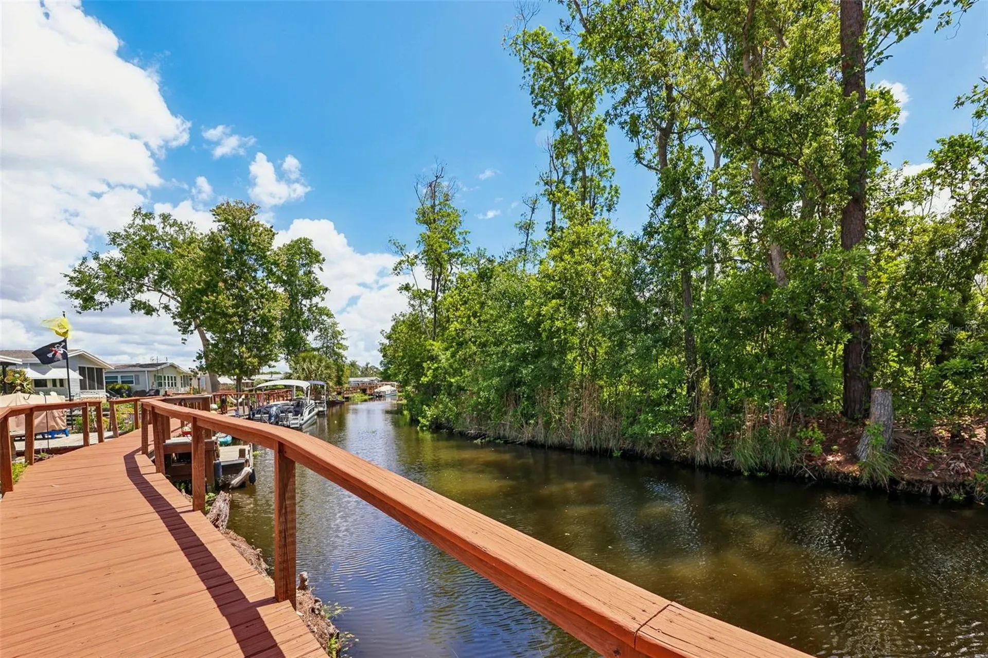 550 Saint Johns Road Tavares FL 32778