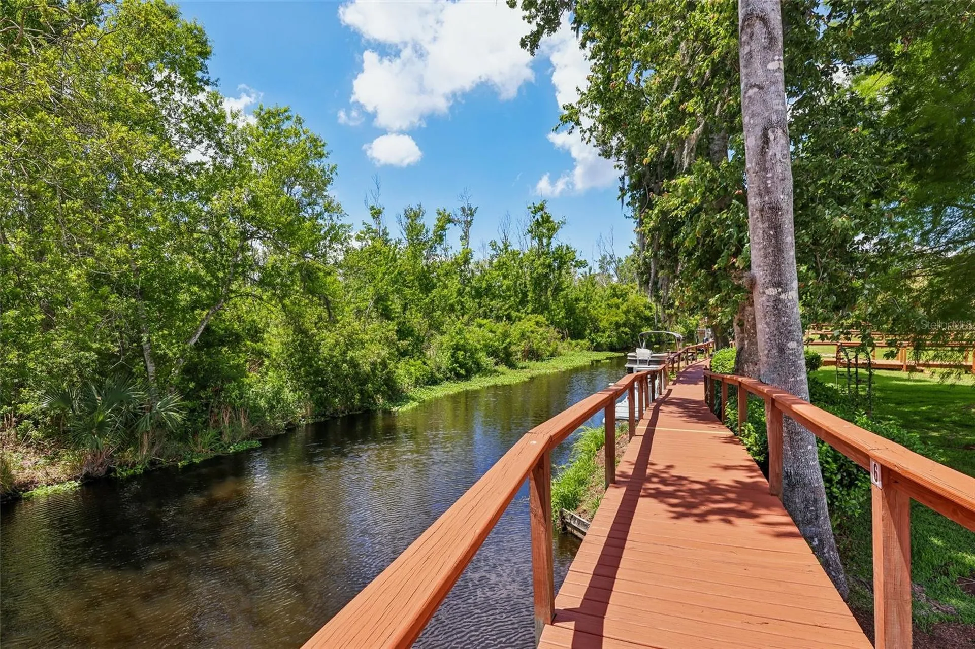 550 Saint Johns Road Tavares FL 32778
