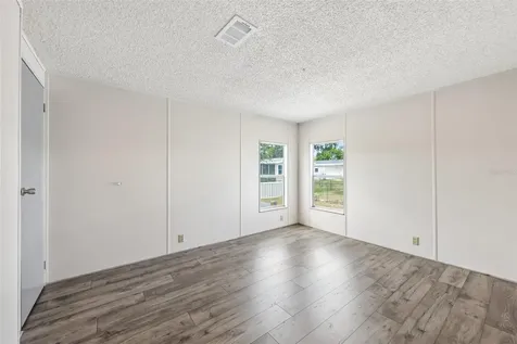 550 Saint Johns Road Tavares FL 32778
