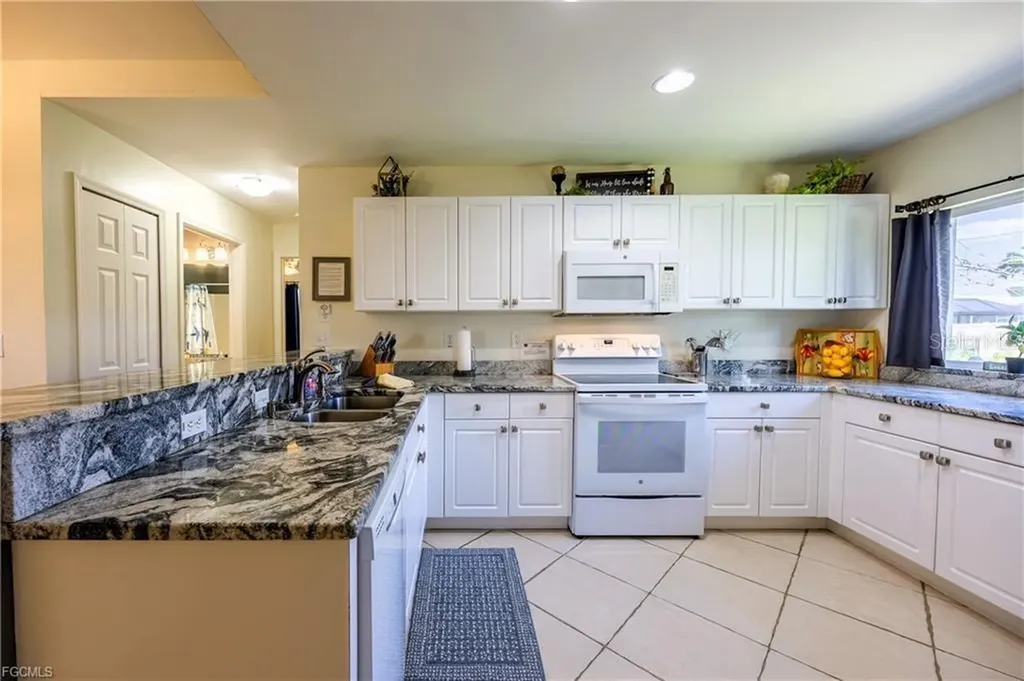 4522 SW 1st Avenue Cape Coral FL 33914
