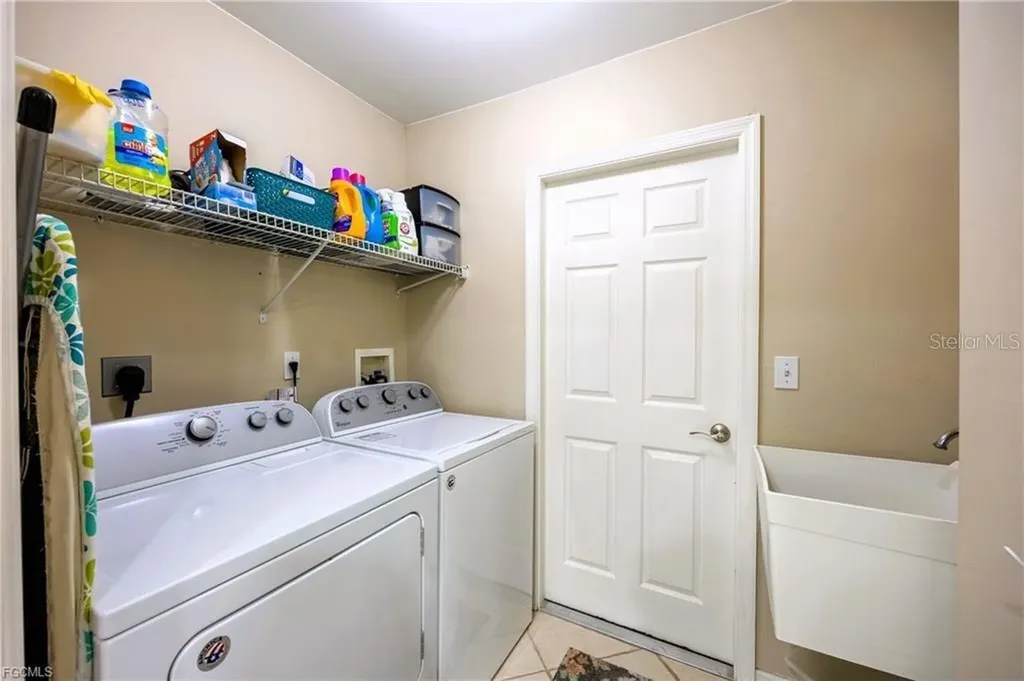 4522 SW 1st Avenue Cape Coral FL 33914