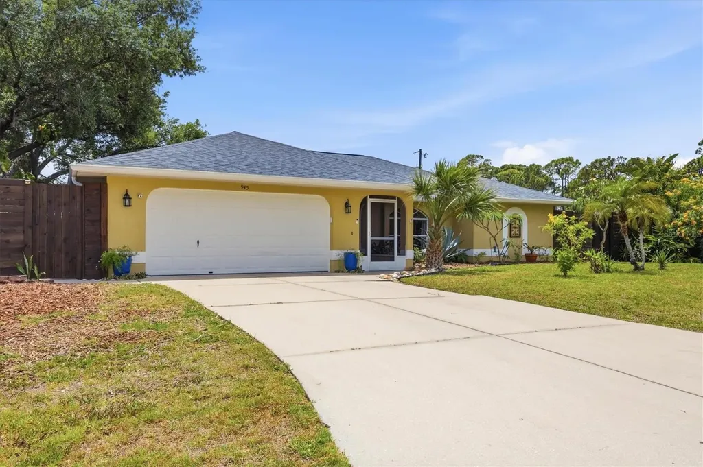 945 Macon Road Venice FL 34293