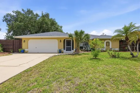 945 Macon Road Venice FL 34293