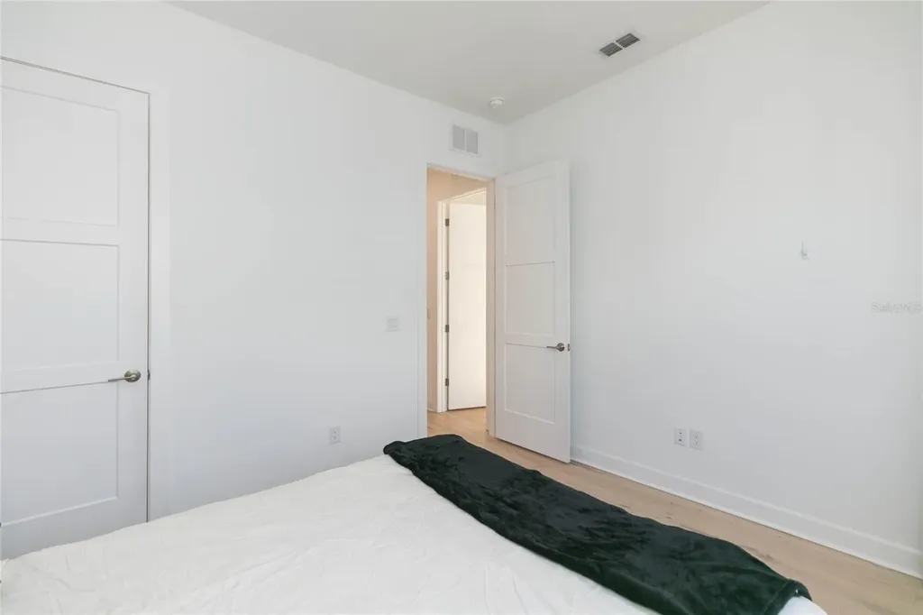2851 W Gandy Boulevard Tampa FL 33611