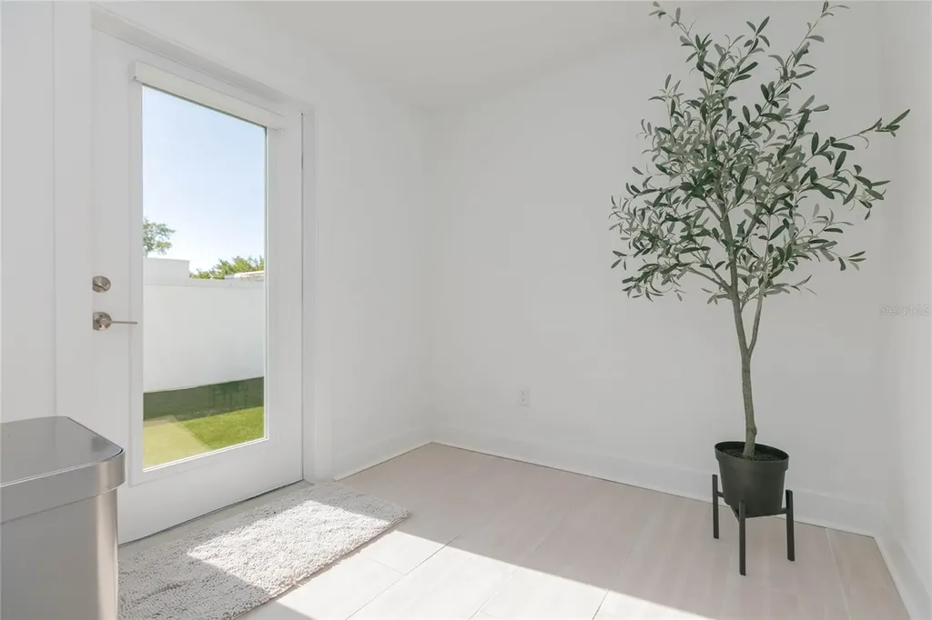 2851 W Gandy Boulevard Tampa FL 33611