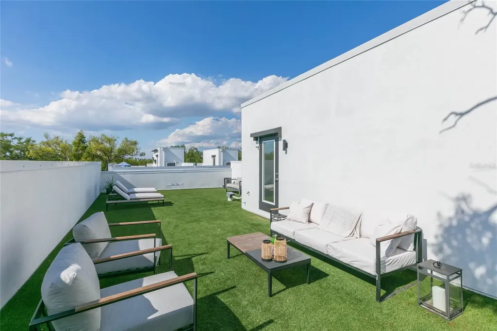 2851 W Gandy Boulevard Tampa FL 33611