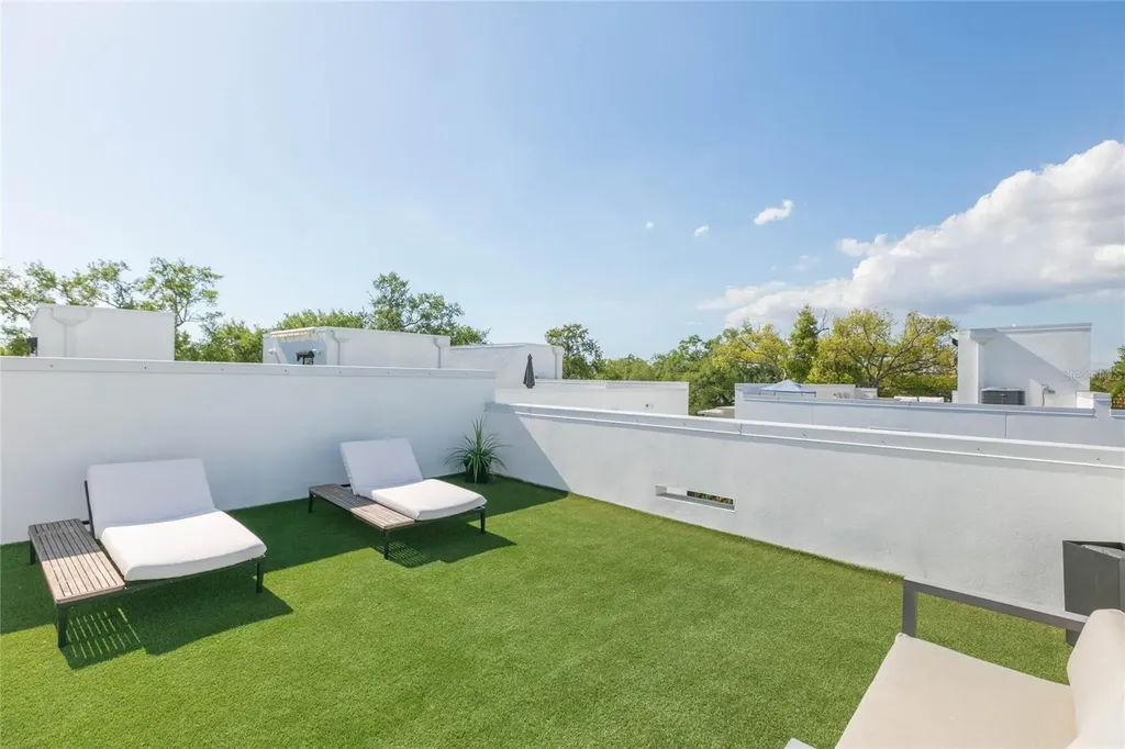 2851 W Gandy Boulevard Tampa FL 33611