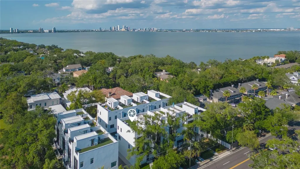 2851 W Gandy Boulevard Tampa FL 33611